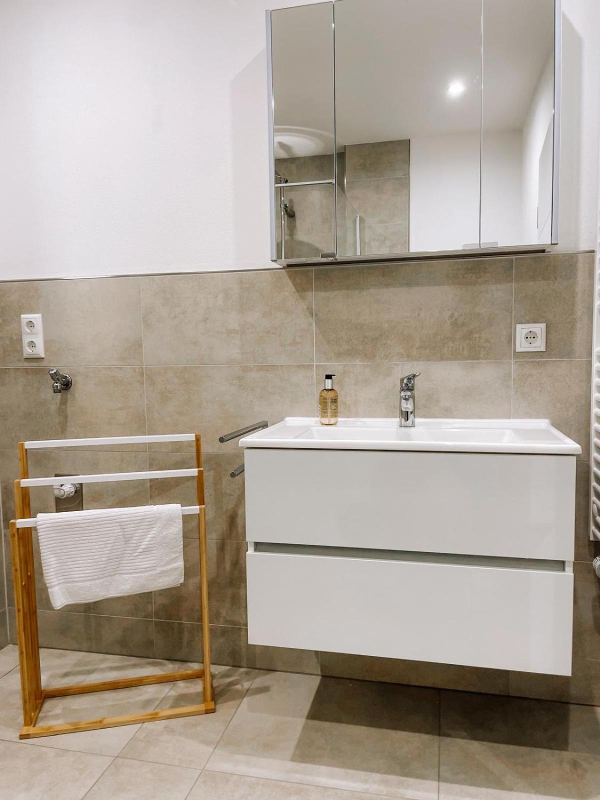 Doreyhome P3 - Modernes Charmantes Apartment Passau